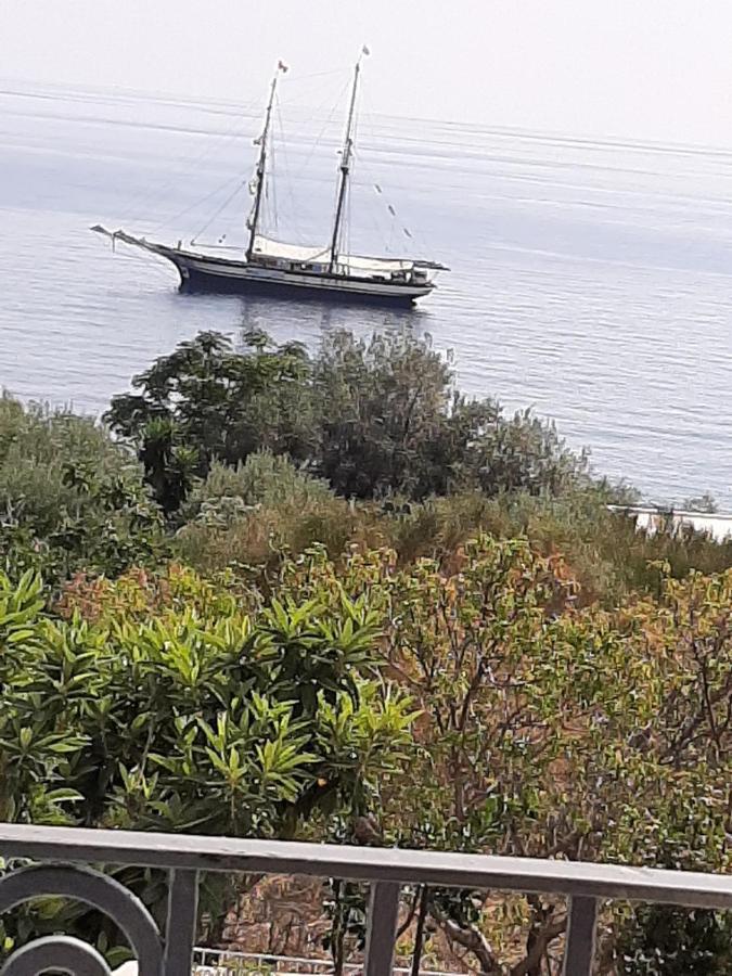 Villa Insolia Santa Marina Salina Esterno foto