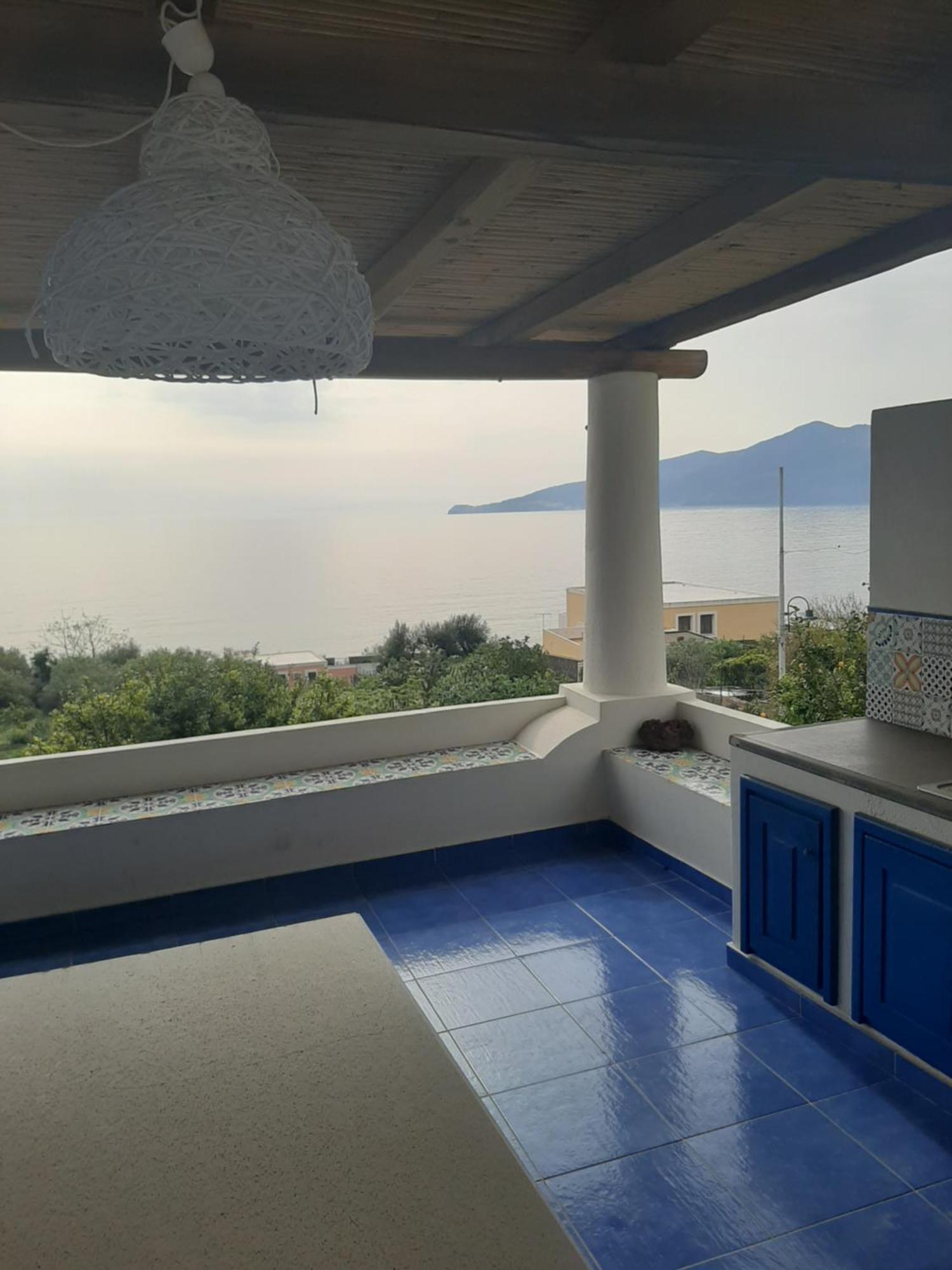 Villa Insolia Santa Marina Salina Camera foto